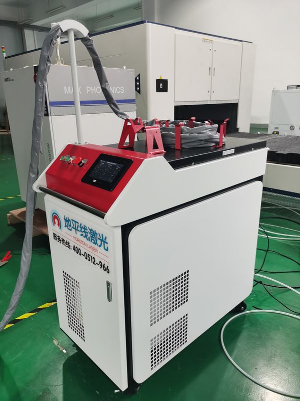 IEC60204 220V 8m手持ち型レーザーの溶接工の調節可能な点6モード