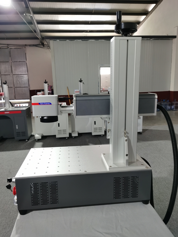 Maxphotonics Raycusの30W繊維レーザー機械MWの電源